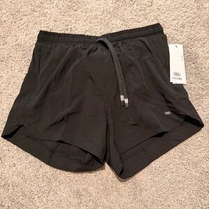 LEG3ND Ladies Black Wicking Shorts Size Small